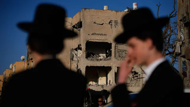 Rudal Iran Hantam Israel Selatan: Delapan Orang Tewas, Ratusan Terluka