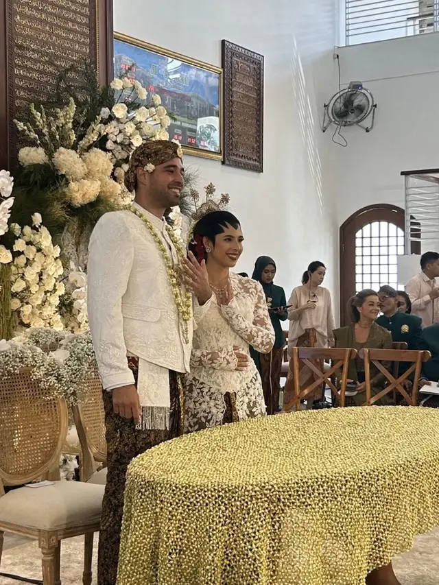 Nadine Kaiser Putri Susi Pudjiastuti Resmi Menikah di Pangandaran. [@elyssa_mysn]