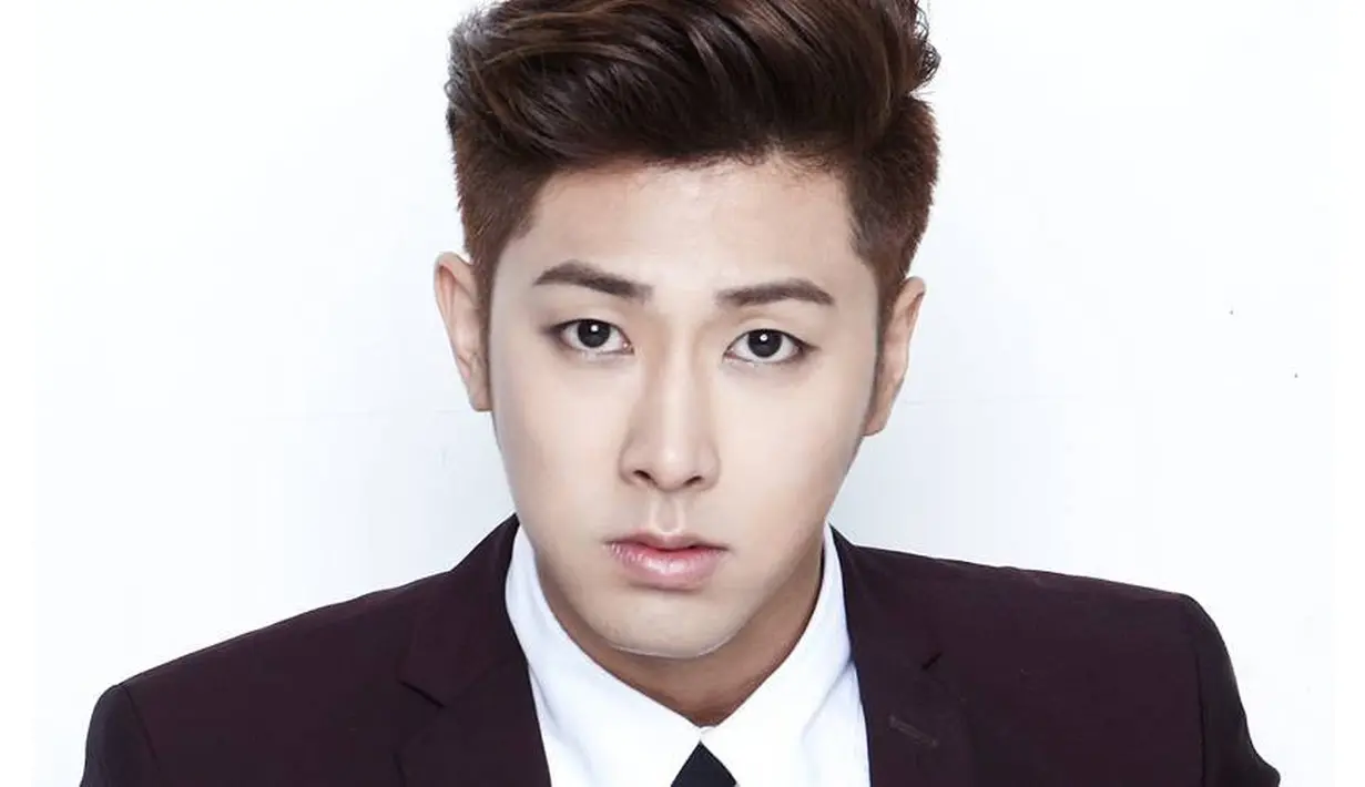 Yunho TVXQ punya julukan Korea Nation Son. Pasalnya ia punya sikap yang selalu optimis dan bersemangat. Dan ia gemar membicarakan tentang budaya Korea. (Foto: Allkpop.com)