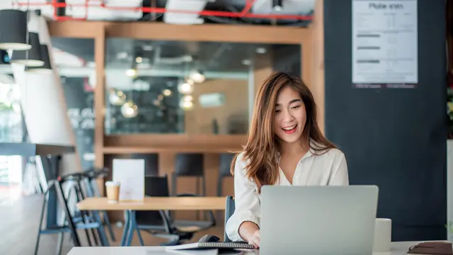 5 Tips Menumbuhkan Kebahagiaan di Tempat Kerja Demi Produktivitas Meningkat