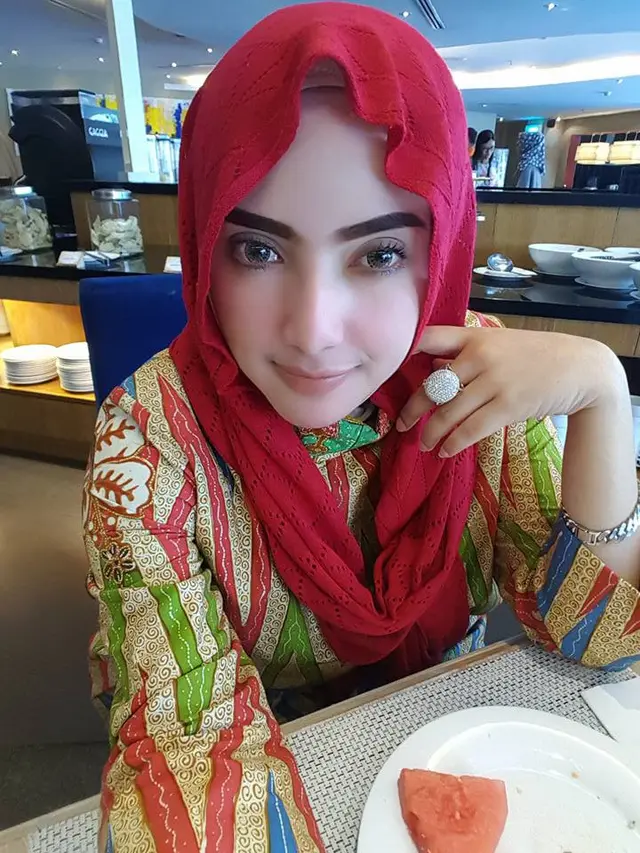 [Bintang] Yulia Mochamad