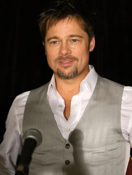 Selain itu tersiar kabar bahwa Pitt telah melakukan banyak cara untuk bertemu anak-anak, salah satunya adalah berhenti mengkonsumsi minuman beralkohol dan mengubah gaya hidup menjadi lebih sehat. (AFP/Bintang.com)