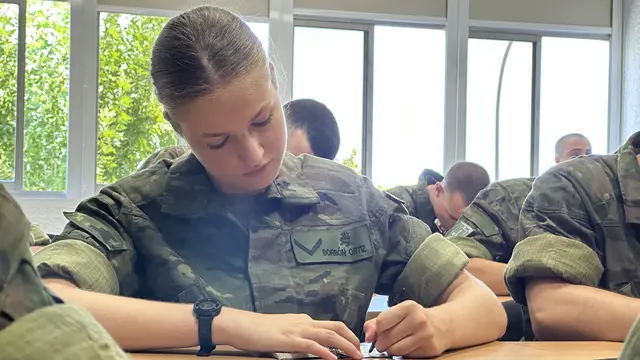 Sederet Potret Putri Leonor dari Spanyol Berbalut Seragam Militer, Bakal Jalani Pelatihan Selama 3 Tahun