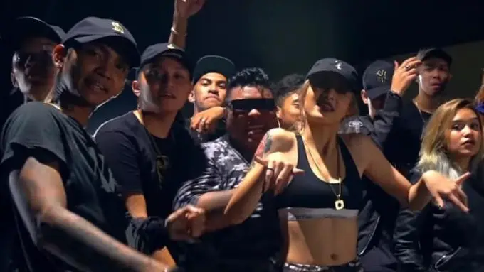 Awkarin, Idola Baru Para Remaja yang Dianggap Meresahkan