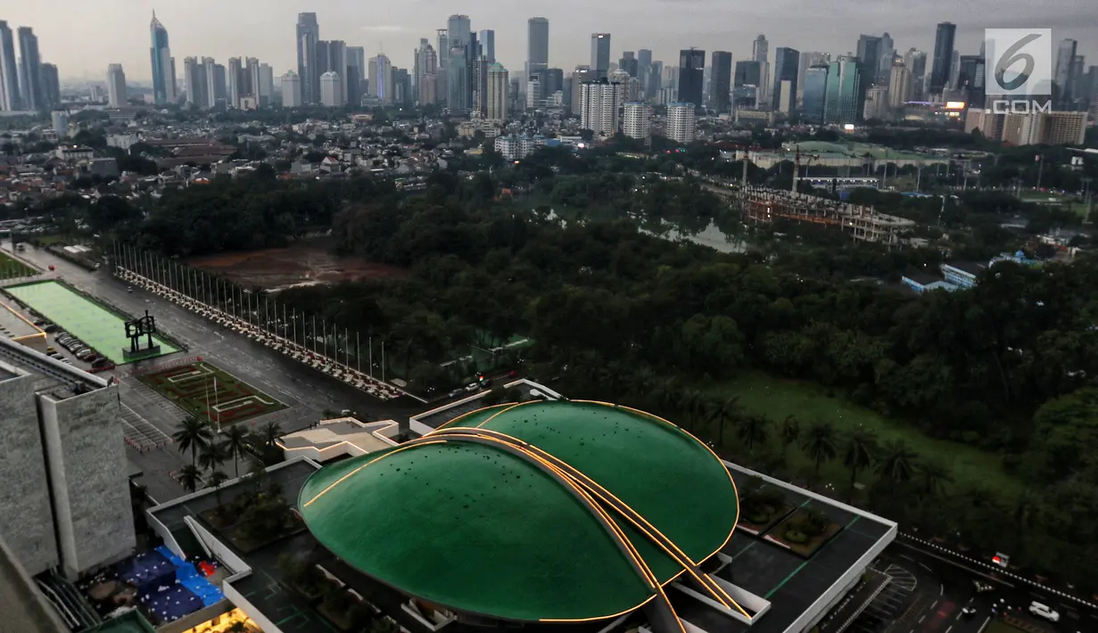 Pemandangan gedung bertingkat di Jakarta, Selasa (30/4/2019). Menurut Presiden Joko Widodo atau Jokowi, ada tiga kanditat lokasi calon ibu kota baru pengganti Jakarta yaitu Sumatera, Sulawesi, dan Kalimantan. (Liputan6.com/JohanTallo)