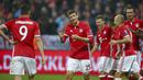 Para pemain Bayern Munchen merayakan gol Thomas Mueller saat melawaan PSV Eindhoven pada laga grup D Liga Champions di Allianz Arena, Munich, Kamis (20/10/16) dini hari WIB.  (Reuters/Michael Dalder)