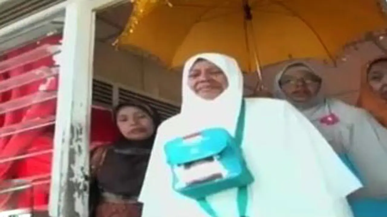 Menabung 27 Tahun, Buruh Cuci di Aceh Bisa Naik Haji