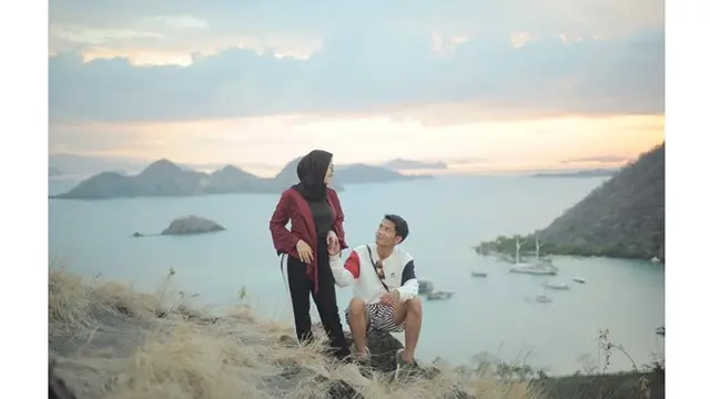 6 Momen Mesra Angga Putra Anak Langit bersama sang Istri Setelah Menikah