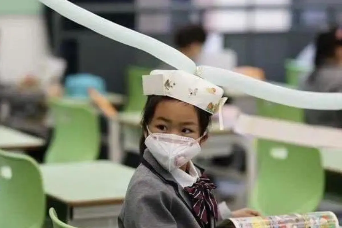 topi unik siswa SD di China