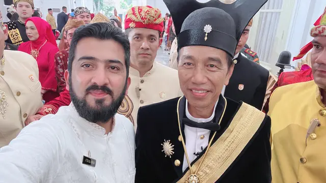 Atta Ul Karim dan Presiden Jokowi. (Foto: Dok. Koleksi Pribadi Atta Ul Karim)