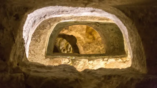 Sousse Catacombs (unsplash.com/Karim Manjra)