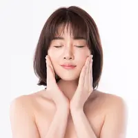 Perempuan dengan wajah glowing setelah menggunakan skincare dengan kandungan STARENOL™. ©kitthanes_r@hotmail.com