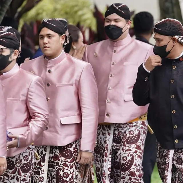 Keluarga Erick Thohir di acara pernikahan Erina Gudono dan Kaesang Pangarep