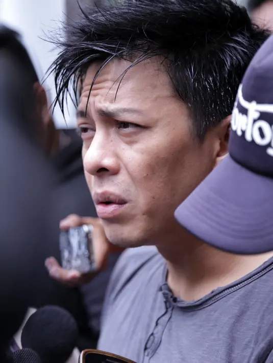 Ariel juga menjelaskan, saat dikabarkan sang ayah sudah meninggal dirinya baru saja tiba di kota Malang bersama Noah untuk menggelar sebuah konser. (Adrian Putra/Bintang.com)