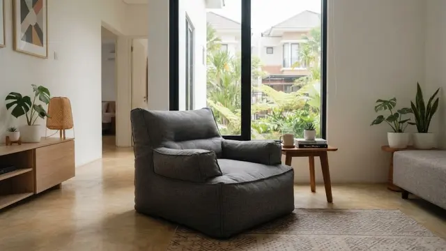 Model Bean bag chair