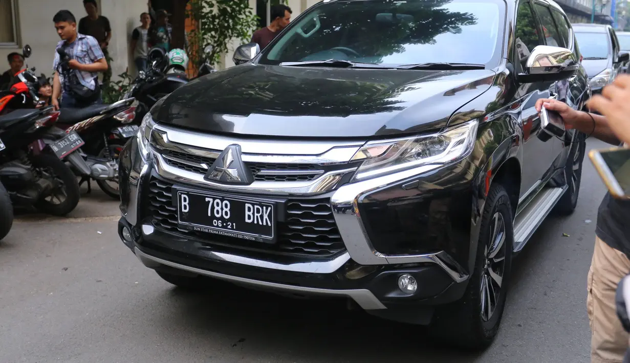 "Yang masuk peristiwa ini karena teman kecilnya (Dimitri Dompas) yang kerap menawarkan Axel. Axel dalam peristiwa ini baru ditawarkan oleh teman kecilnya, Dimitri Dompas," kata Jeremy Thomas melalui pesan singkat, Rabu (19/7). (Adrian Putra/Bintang.com)