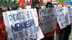 Sejumlah nasabah Bank Century di Surabaya, Jatim, mendesak wakil rakyat di DPR agar memperjuangkan nasib mereka. Hingga kini, dana nasabah Century belum juga dikembalikan. 