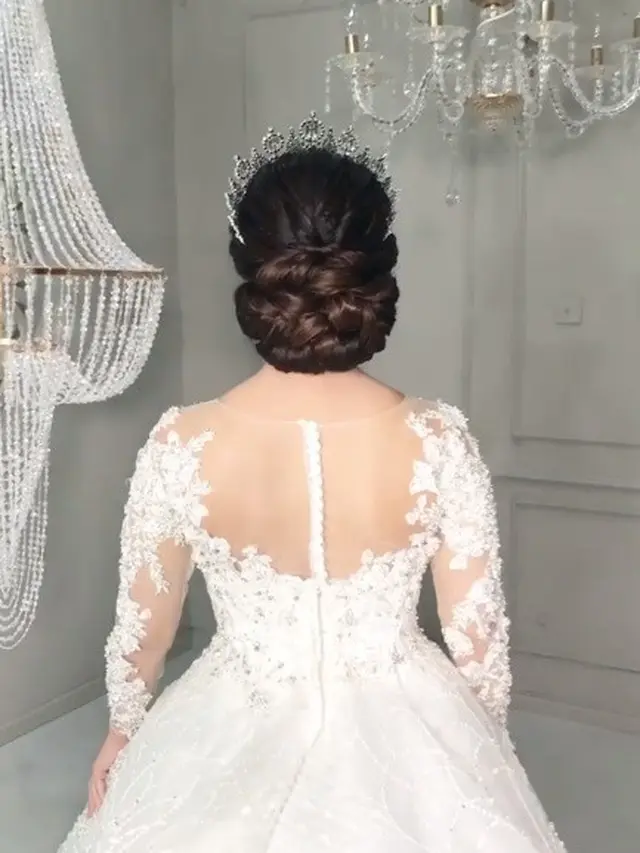 7 Pemotretan Margin Winaya Tunangan Ali Syakieb Pakai Gaun Pengantin