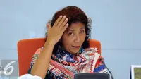 Menteri KKP, Susi Pudjiastuti memberi keterangan terkait penyelamatan hiu paus dari pemanfaatan secara illegal, Jakarta, Jumat (27/5). Hasil operasi ditemukan hiu paus di keramba jaring apung PT Air Biru Maluku. (Liputan6.com/Helmi Fithriansyah)