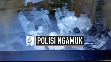 Seorang pria yang mengaku Polisi mengamuk di sebuah tempat karaoke di Semarang, Jawa Tengah. Ia bahkan sempat mengacungkan pistol kepada pengelola tempat karaoke.