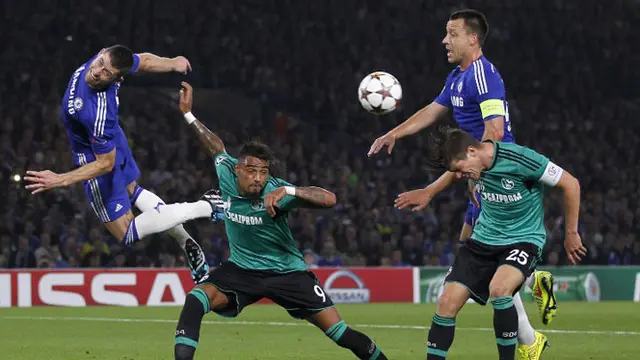 Sepakan Klaas Jan Huntelaar berhasil memaksa Chelsea bermain imbang 1-1 dengan Schalke 04 pada laga perdana Grup G Liga Champions di Stamford Bridge