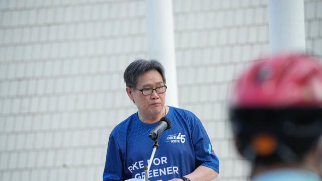 Sekjen ASEAN Lim Jock Hoi peresmian acara bersepeda Bike45Ride (13/8) di Jakarta.  (Dok: Delegasi UE untuk ASEAN)