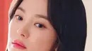 Meski begitu, tentu iklan ini sendiri menarik perhatian begitu banyak orang. Semua orang kompak mengomentari betapa cantiknya Song Hye Kyo di iklan ini. Foto: Instagram.