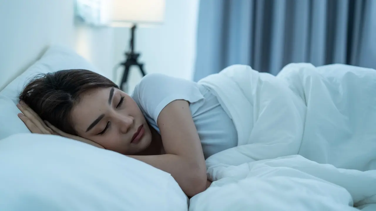 perempuan tidur
