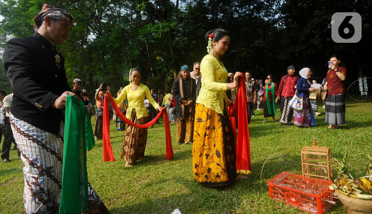 Sedekah Hutan ini diselenggarakan Bakul Budaya UI dan Makara Art Center UI.(merdeka.com/Arie Basuki)