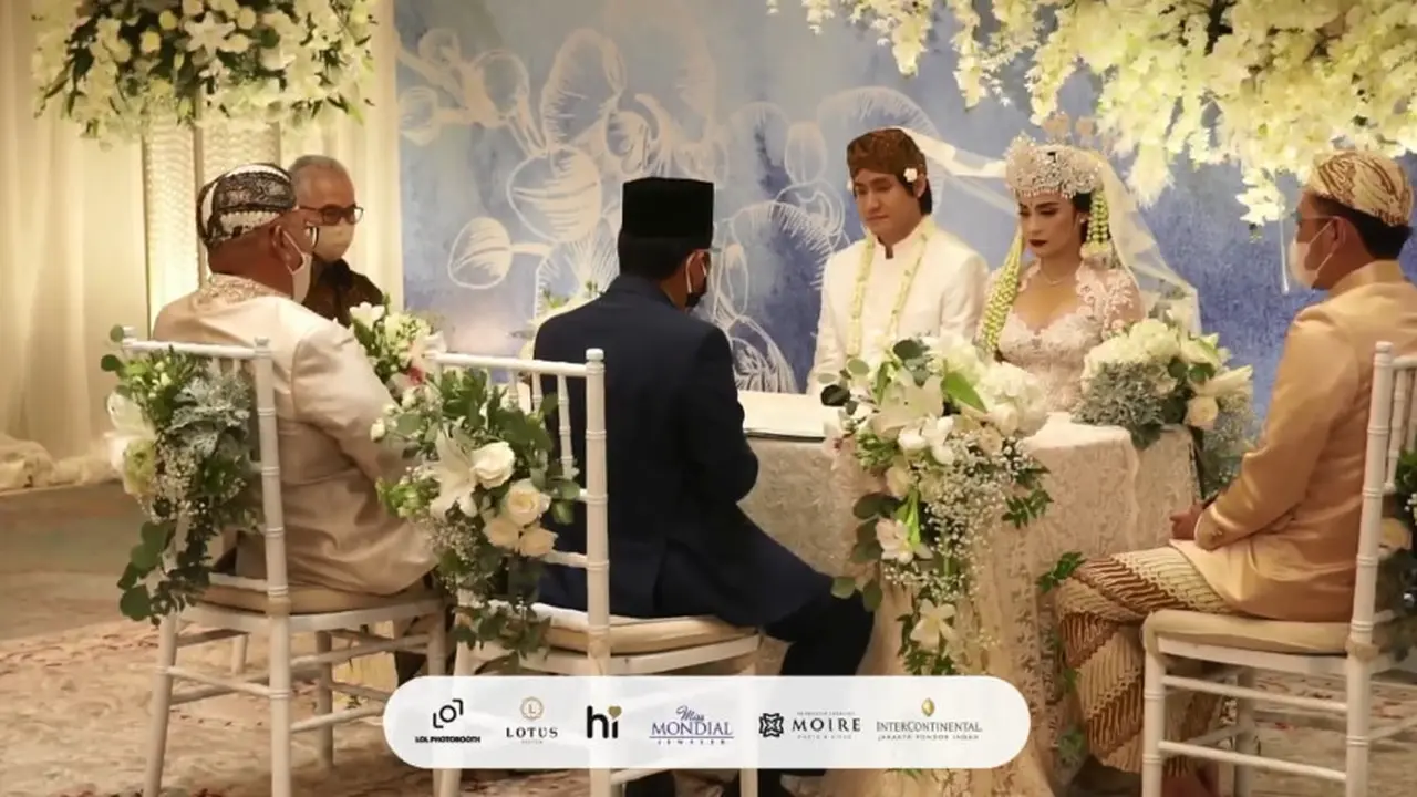 Kevin Aprilio menikah dengan Vicy Melanie