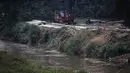 Proyek normalisasi itu dilakukan sebagai upaya penanganan banjir di kawasan tersebut, Jakarta. Foto diambil pada Senin (10/11/2014). (Liputan6.com/Faizal Fanani) 