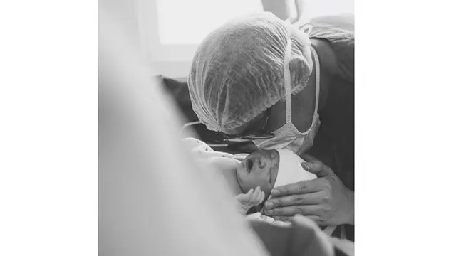 Tya Ariestya melahirkan (Sumber: Instagram//tya_ariestya)