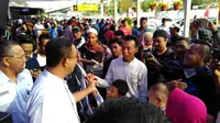 Datangi Stasiun Pasar Senen, Anies Lepas Keberangkatan Pemudik