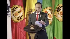 Para fans menyayangkan pilihan kedua artis cantik asal Indonesia yang memilih pria asing.