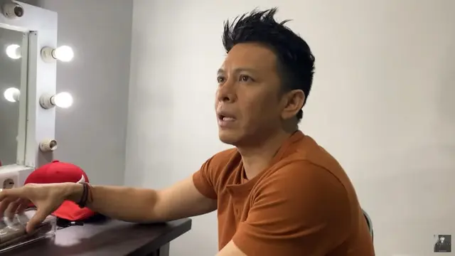 Ariel Noah dalam vlog Armand Maulana. (tangkapan layar YouTube/  Armand Maulana)
