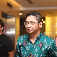 Pasha memang belum mau banyak bicara mengenai hasil sementara yang telah diperolehnya ini. Meski sempat beredar foto mesranya dengan Angel Karamoy, Pasha tetap bersyukur dengan keunggulannya di Pilkada. (Andy Masela/Bintang.com)