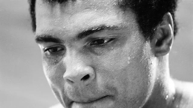 Di Balik Kisah 'Pertarungan Keras' Legendaris Tinju Muhammad Ali
