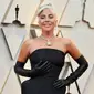 Penyanyi dan aktris Lady Gaga menghadiri Oscar 2019 di Dolby Theatre, Los Angeles, Minggu (24/2). Kalung bernilai sekitar Rp420 miliar itu baru tiga kali digunakan dalam acara perhelatan besar dalam kurun waktu 142 tahun ini. (Jordan Strauss/Invision/AP)