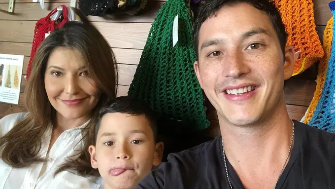[Bintang] Mike Lewis dan Tamara Bleszynski