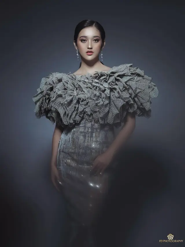 Potret Ranty Maria Kenakan Dress Abu-abu. (Sumber: Instagram/fdphotography90)