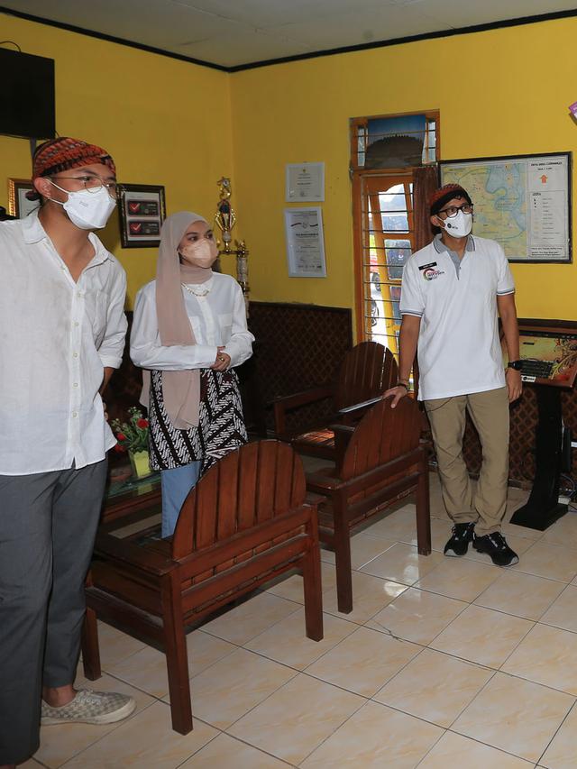 Naik Andong, Sandiaga Uno Kampanyekan Anugerah Desa Wisata Indonesia 2021