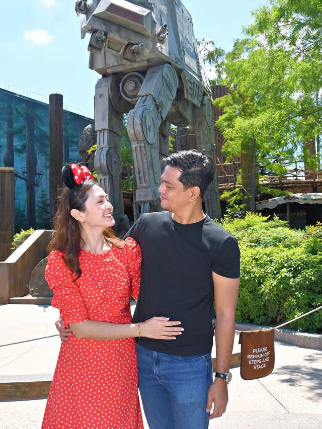 Pasangan Idaman Sejuta Umat, Intip Potret Kebersamaan Surya Insomnia dan Tyara Renata yang Penuh Kemesraan