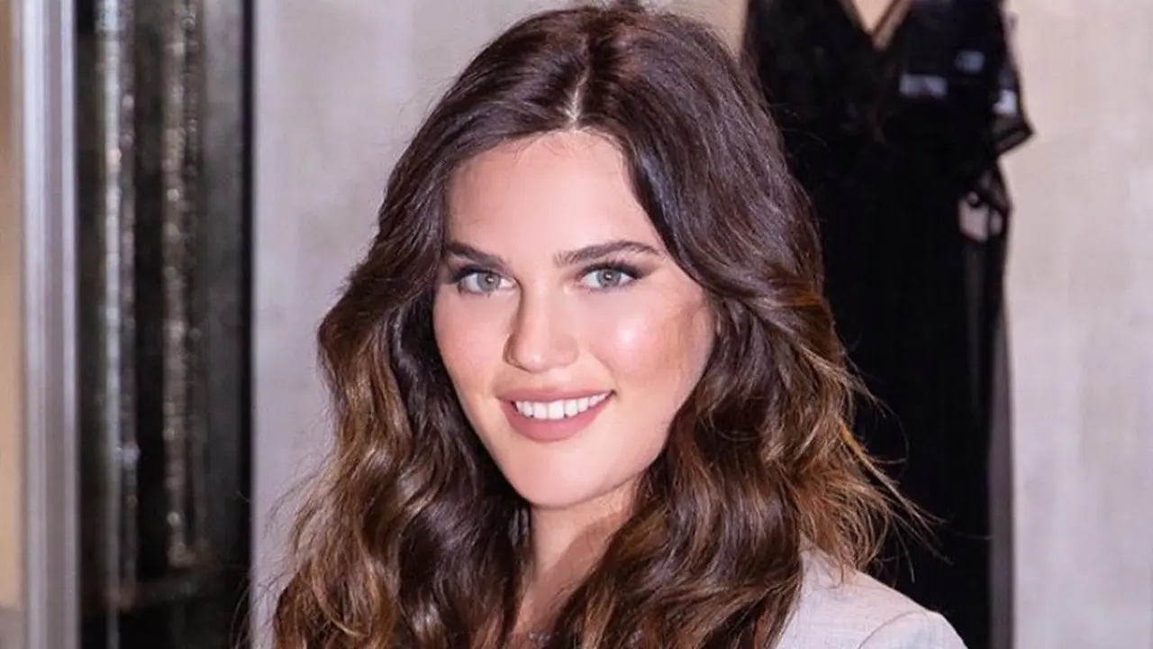 Model plus-size Victoria's Secret