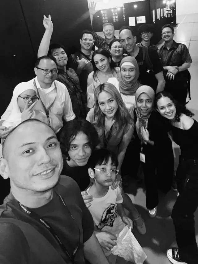 Tampilan Bunga Citra Lestari saat Acara Sekolah Putranya. [@itsmebcl]