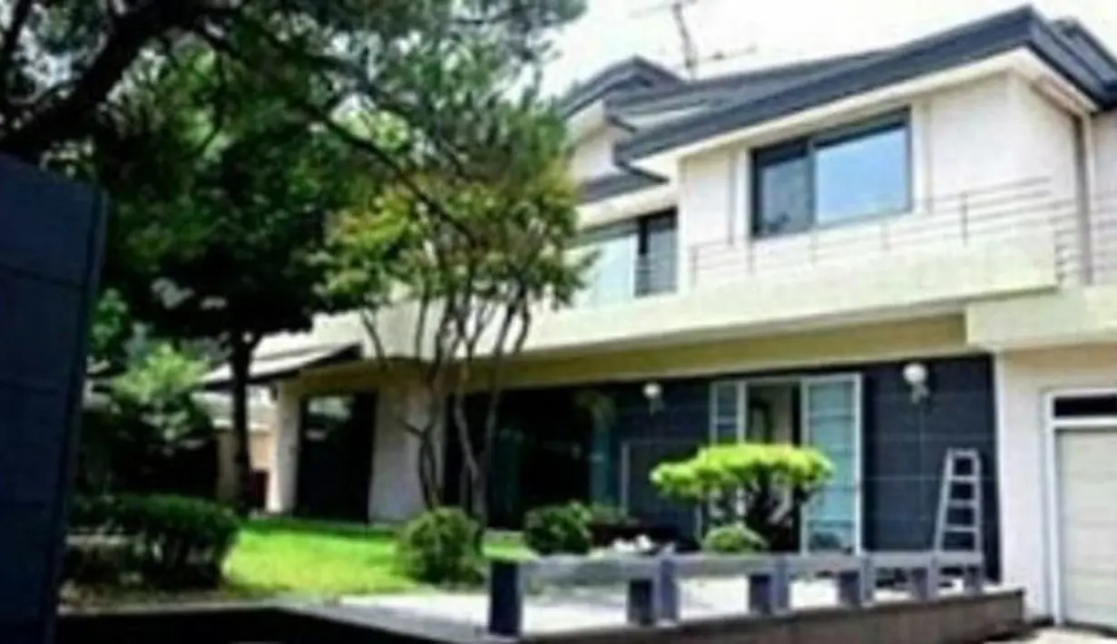 Seperti yang diwartakan Enews, Selasa (3/10/2017), pasangan kekasih ini telah membeli sebuah hunian mewah yang terletak di kawasan elit Itaewon di Seoul, Korea Selatan. Song Joong Ki ingin membuat Song Hye Kyo nyaman. (Doc. Enews)