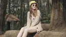 Perempuan berusia 20 tahun ini selalu berhasil tampil menawan dengan gaya kekiniannya. Gaya OOTD Icha sangat stylish dan modis. Kaca mata hitam dan topi menyempurnakan penampilan cantik Icha. (Liputan6.com/IG/@ichanabilahh)