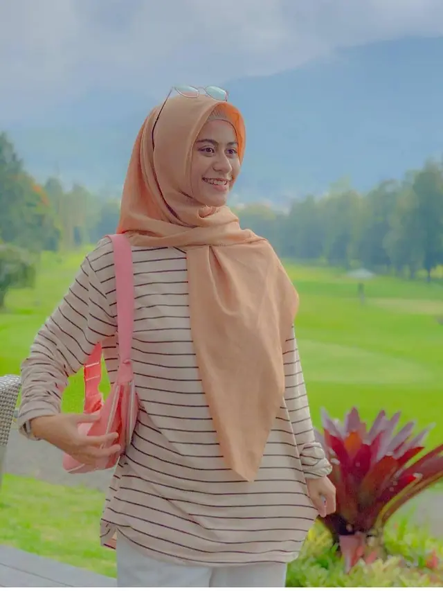 6 Gaya Betari Ayu Pakai Hijab Simpel Ini Curi Perhatian, Tetap Memesona