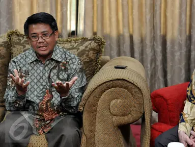Ketua Majelis Syuro PKS Salim Segaf Al Jufri (kanan) bersama Presiden PKS, Sohibul Imam saat berkunjung ke Kantor Muhammadiyah, Jakarta, Rabu (6/1/2015). Kunjungan tersebut untuk mendengar aspirasi dari Muhammadiyah. (Liputan6.com/Johan Tallo)