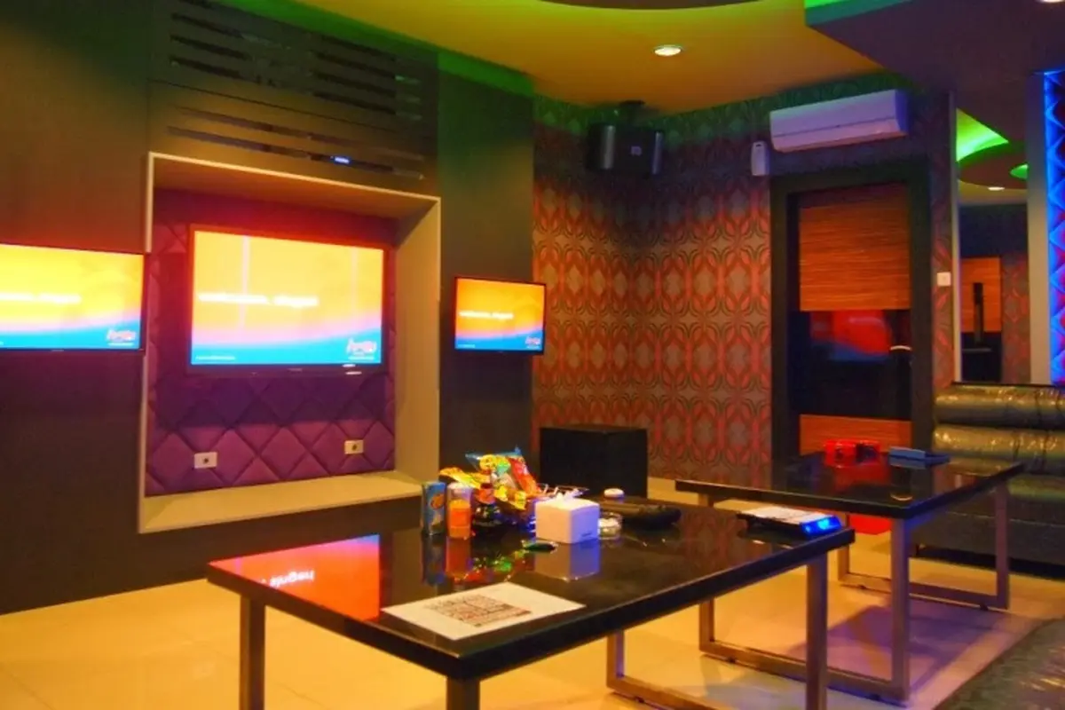 [Bintang] Tempat Karaoke