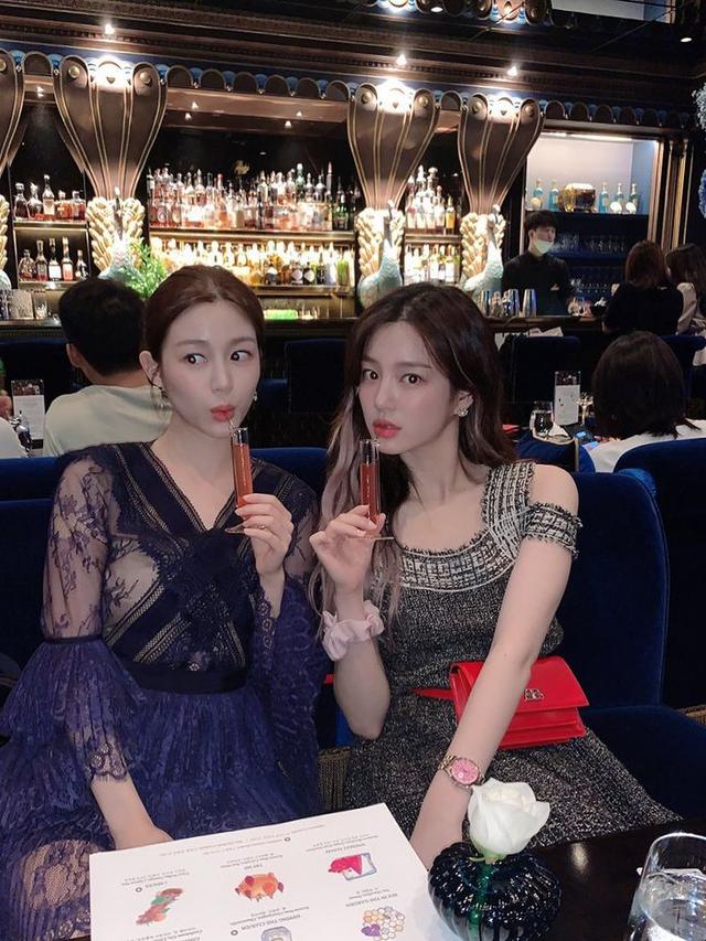 Lee Yoo Bi dan Lee Da In